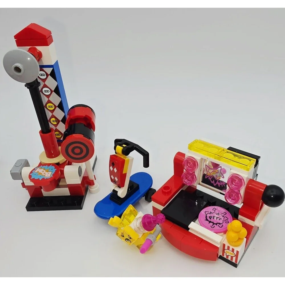 LEGO DC Super Hero Girls Harley Quinn Dorm (41236) - Pre-Owned, Complete